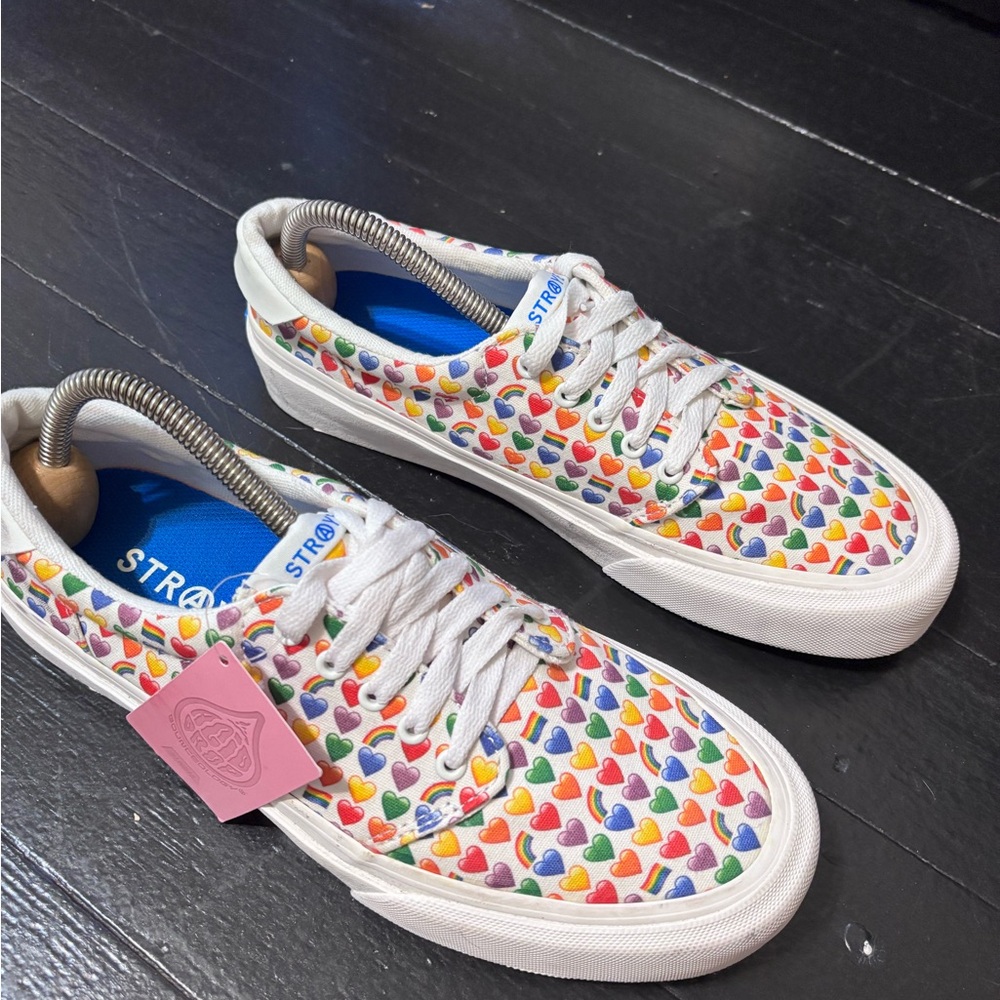 Straye Rainbow Hearts Canvas Low-Top Sneakers Mens 8 Womens 9.5